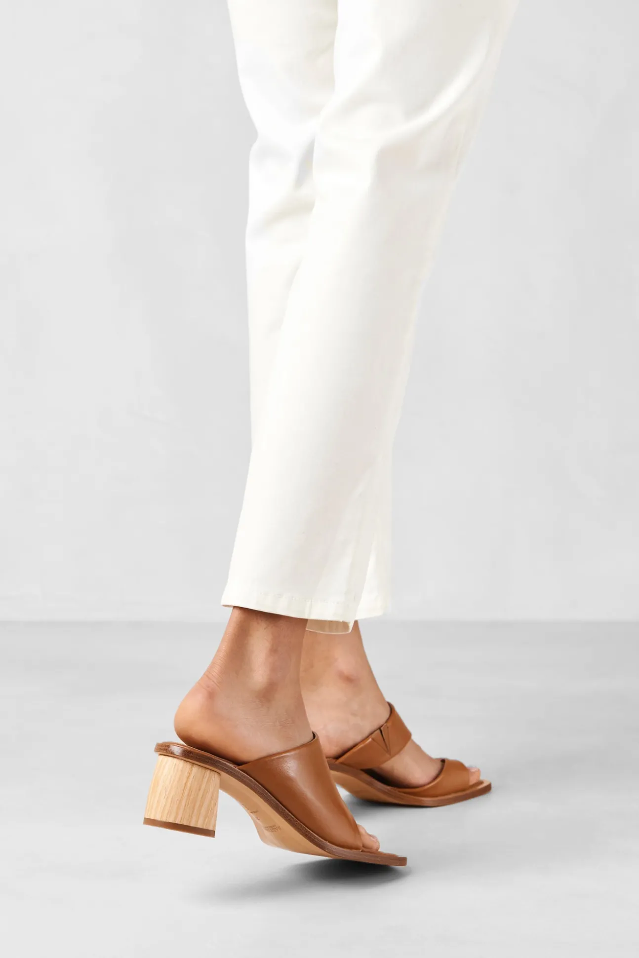 Alohas Josie Leather Sandal