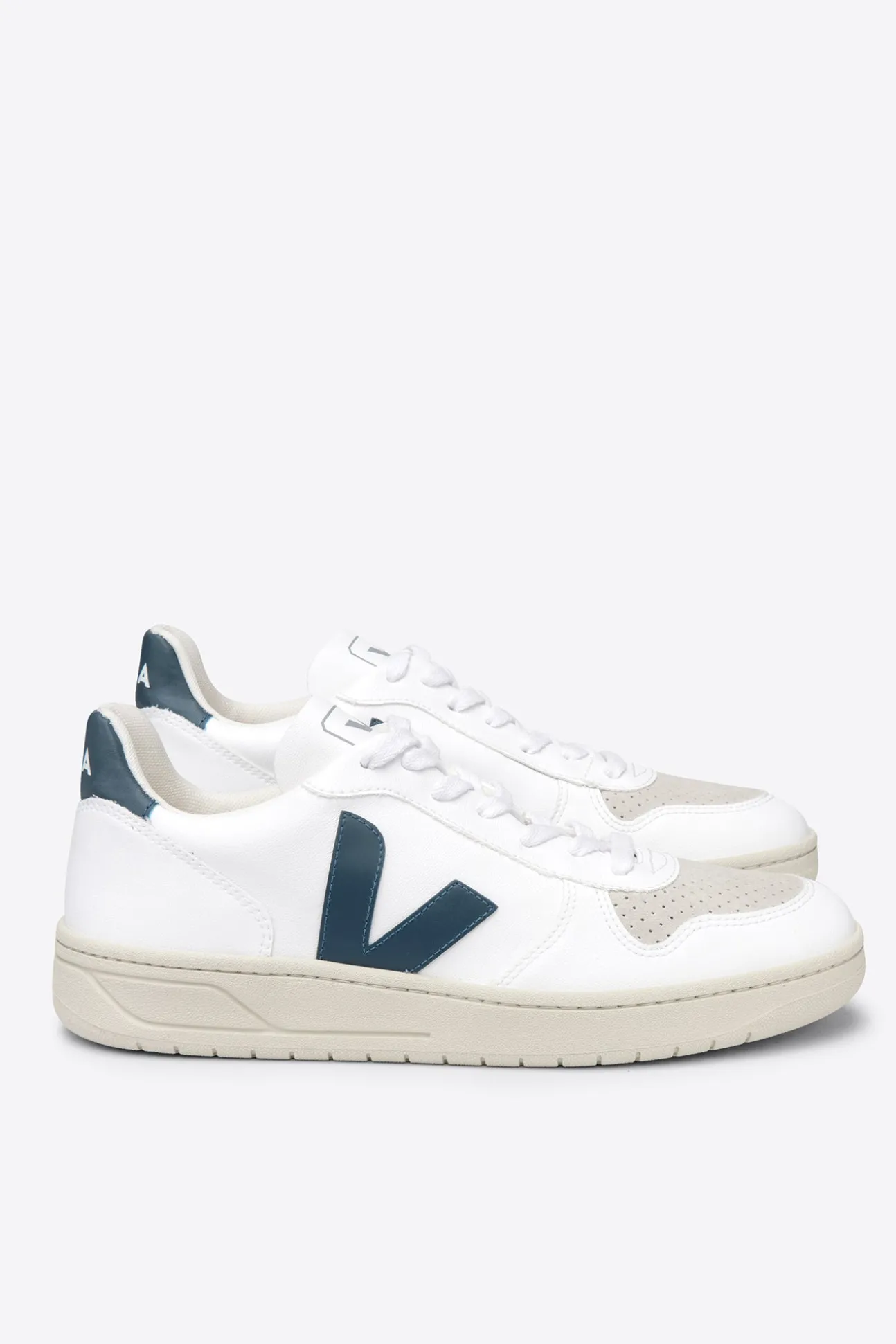 Veja V10 Vegan CWL Sneaker