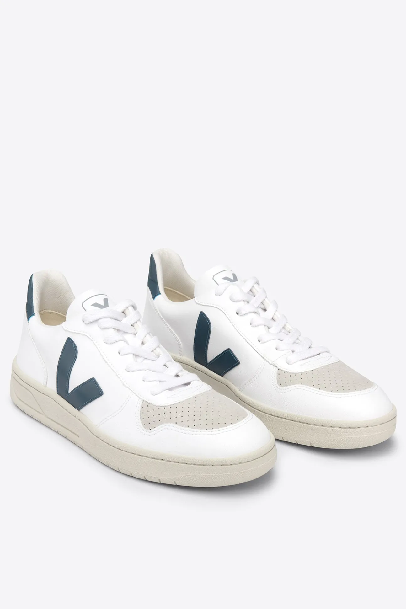 Veja V10 Vegan CWL Sneaker